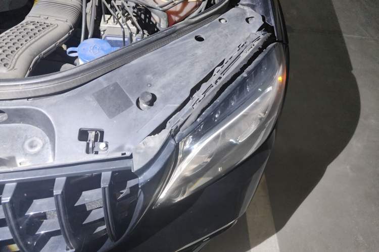 Used Mercedes-Benz GLS-Class 2016 GLS 450 Middle East version Engine Bay Left