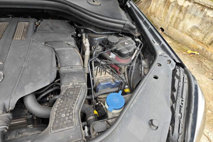 Used Mercedes-Benz GLS-Class  Engine Bay Left