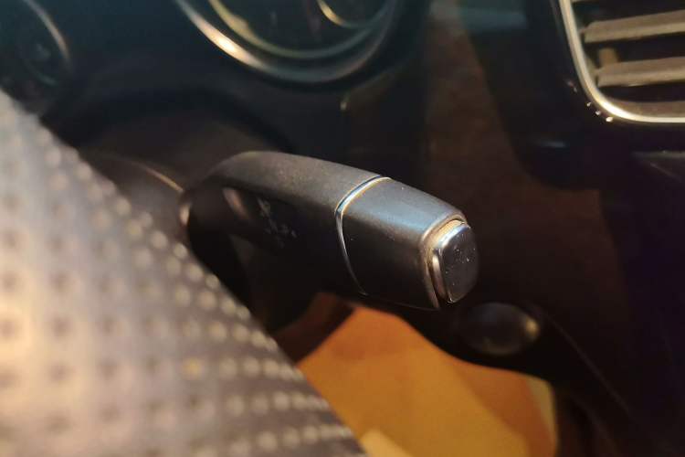 Used Mercedes-Benz GLS-Class 2016 GLS 450 Middle East version Gear Lever