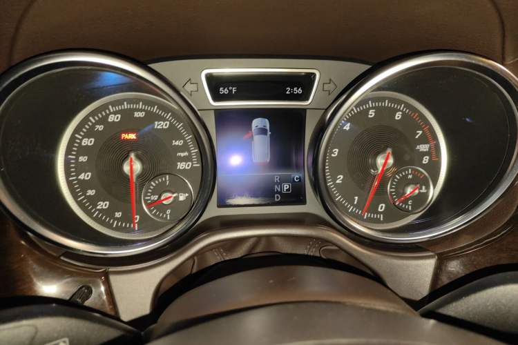 Used Mercedes-Benz GLS-Class 2016 GLS 450 Middle East version Instrument Cluster