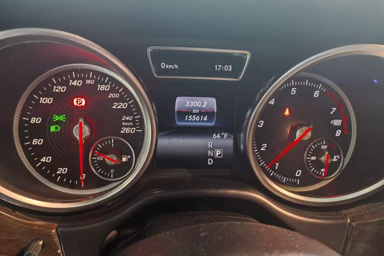 Used Mercedes-Benz GLS-Class 2016 GLS 450 Middle East version Instrument Cluster