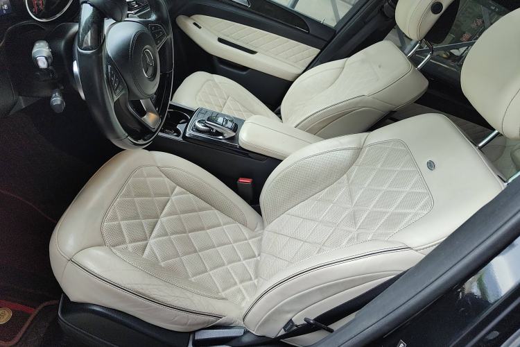Used Mercedes-Benz GLS-Class 2016 GLS 450 Low-Power Version U.S. Specification Interior 1