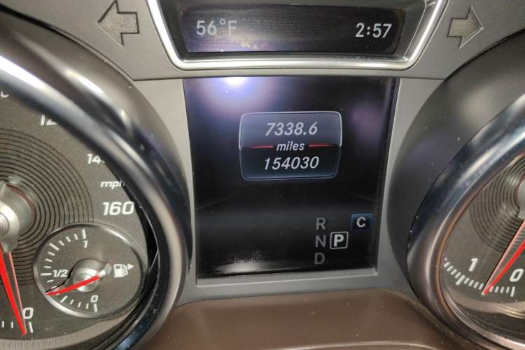 Used Mercedes-Benz GLS-Class 2016 GLS 450 Middle East version Odometer Close Up