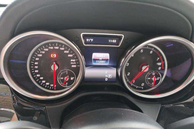 Used Mercedes-Benz GLS-Class 2016 GLS 450 Low-Power Version U.S. Specification Odometer Close Up