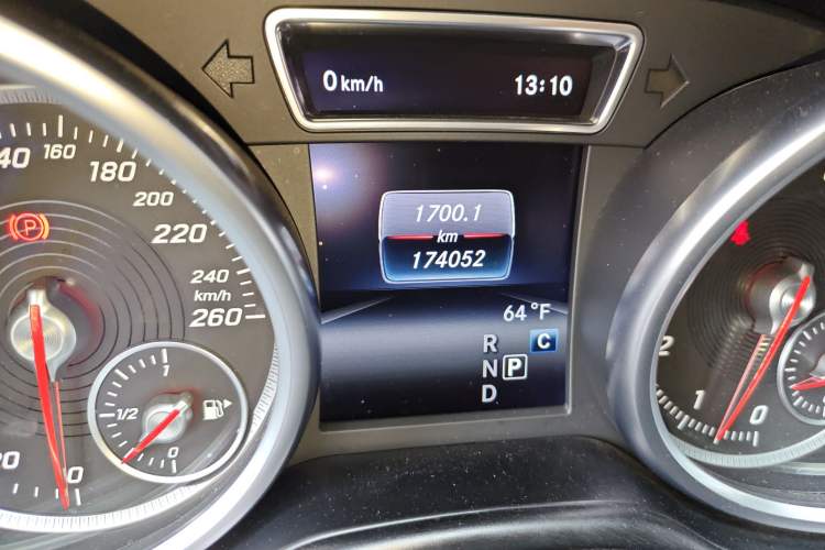Used Mercedes-Benz GLS-Class 2016 GLS 450 Low-Power Version Middle East Specification Odometer Close Up