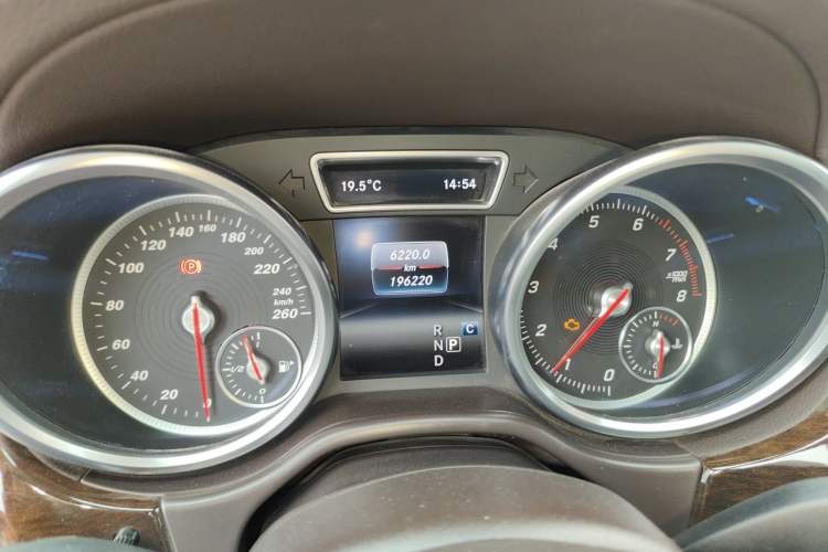 Used Mercedes-Benz GLS-Class 2016 GLS 450 Low-Power Version U.S. Specification Odometer Close Up