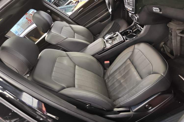 Used Mercedes-Benz GLS-Class  Right Front Seat