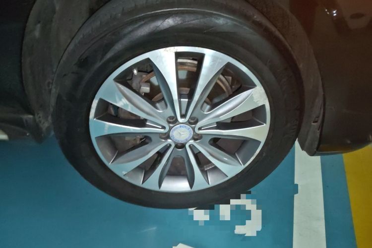 Used Mercedes-Benz GLS-Class  Right Front Wheel Hub