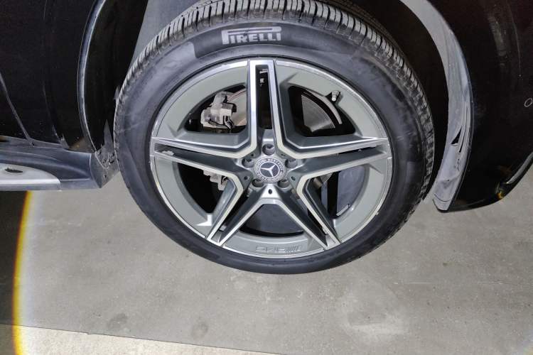 Used Mercedes-Benz GLS-Class 2016 GLS 450 Middle East version Right Front Wheel Hub