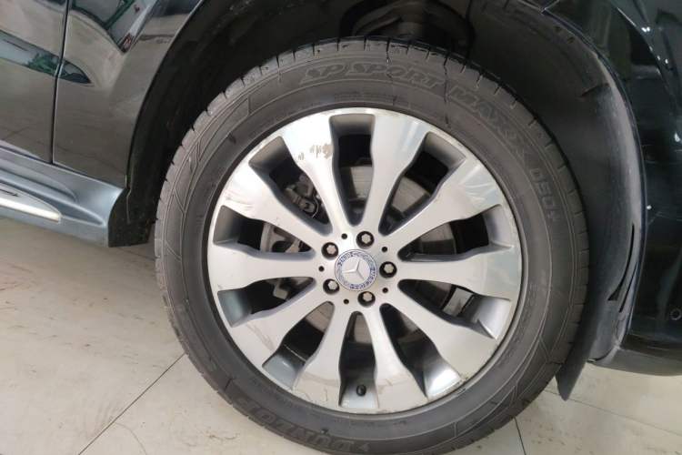 Used Mercedes-Benz GLS-Class 2016 GLS 450 U.S. specification Right Front Wheel Hub