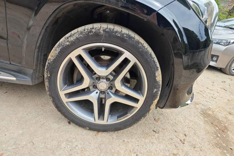 Used Mercedes-Benz GLS-Class  Right Front Wheel Hub