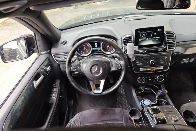 Used Mercedes-Benz GLS-Class 2016 GLS 450 Low-Power Version Middle East Specification Steering Wheel