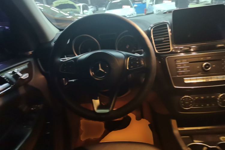 Used Mercedes-Benz GLS-Class 2016 GLS 450 Middle East version Steering Wheel