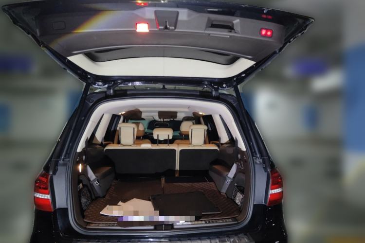 Used Mercedes-Benz GLS-Class 2016 GLS 450 Middle East version Trunk