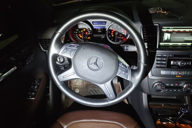 Used Mercedes-Benz GLS-Class 2016 GLS 450 U.S. specification Steering Wheel