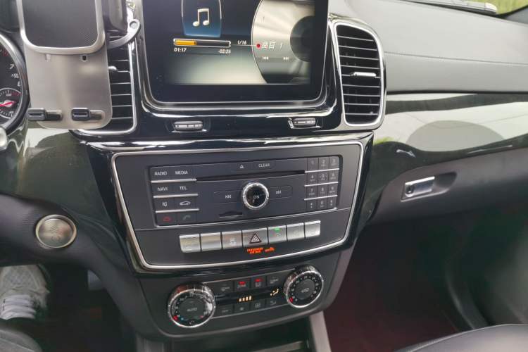Used Mercedes-Benz GLS-Class 2016 GLS 450 Low-Power Version U.S. Specification Audio And AC Panel