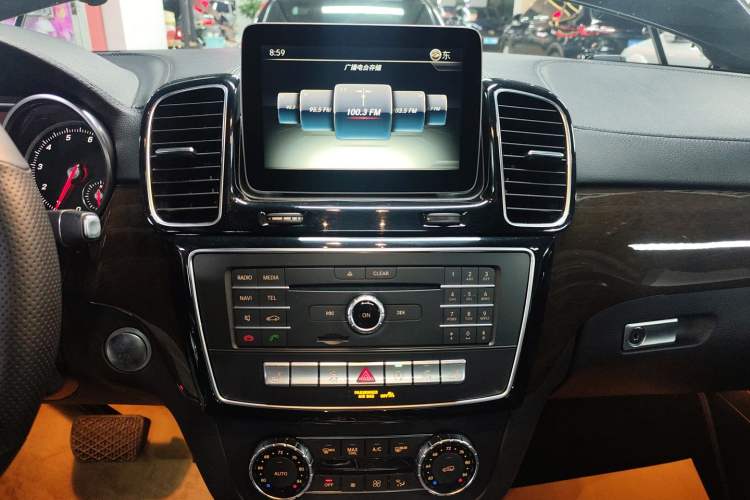 Used Mercedes-Benz GLS-Class 2017 GLS 450 U.S. specification Audio And AC Panel