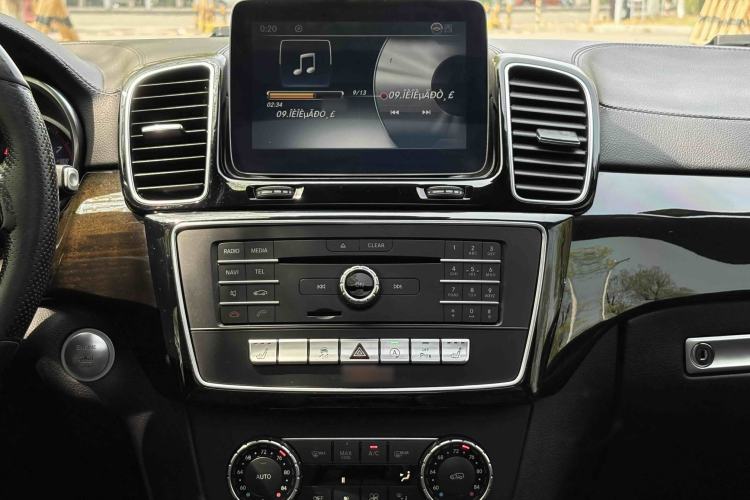 Used Mercedes-Benz GLS-Class 2017 GLS450 Middle East version Audio And AC Panel