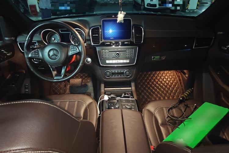 Used Mercedes-Benz GLS-Class  Center Console
