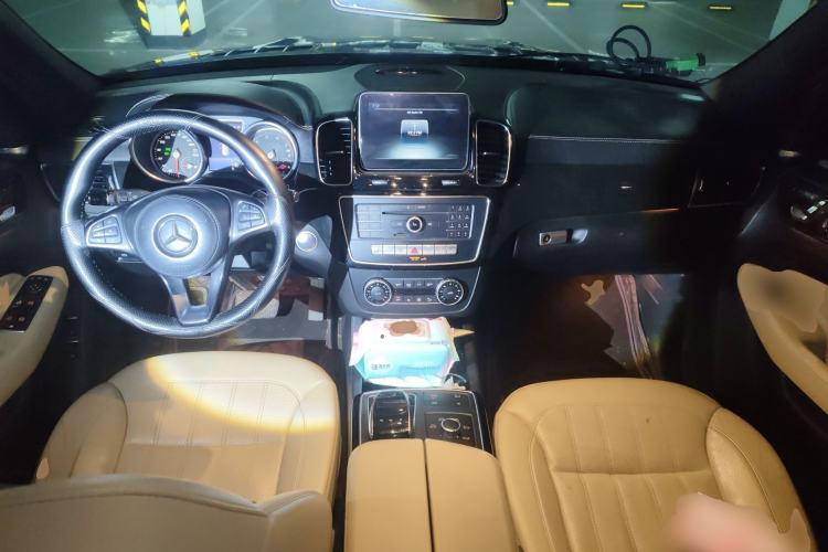 Used Mercedes-Benz GLS-Class 2017 GLS 450 U.S. specification Center Console