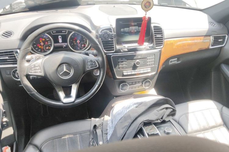 Used Mercedes-Benz GLS-Class 2017 GLS 450 U.S. specification Center Console