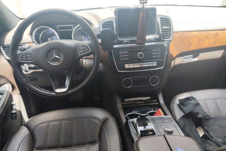 Used Mercedes-Benz GLS-Class 2017 GLS 450 U.S. specification Center Console