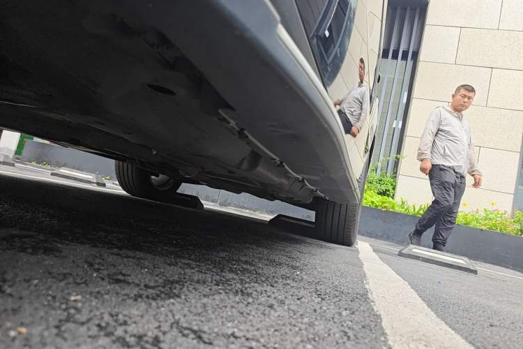 Used Mercedes-Benz GLS-Class  Chassis Front Left
