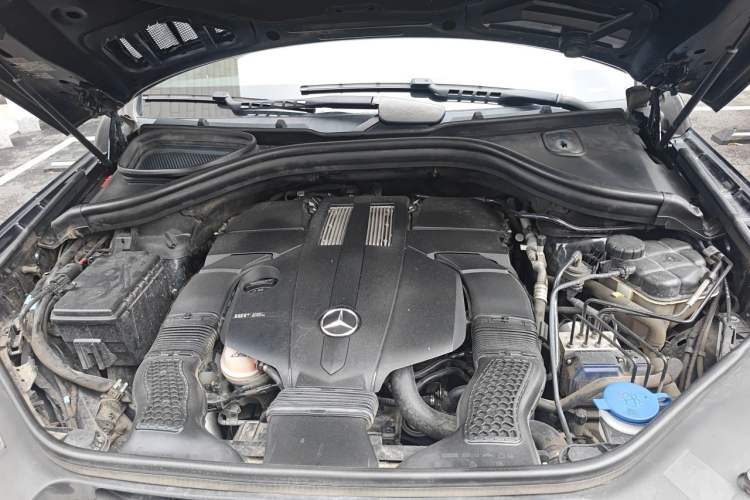 Used Mercedes-Benz GLS-Class  Engine Bay