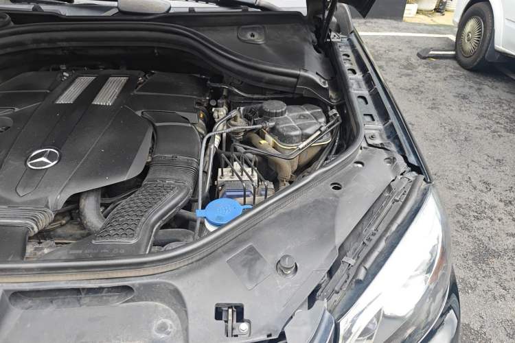Used Mercedes-Benz GLS-Class  Engine Bay Left