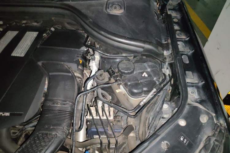 Used Mercedes-Benz GLS-Class  Engine Bay Left