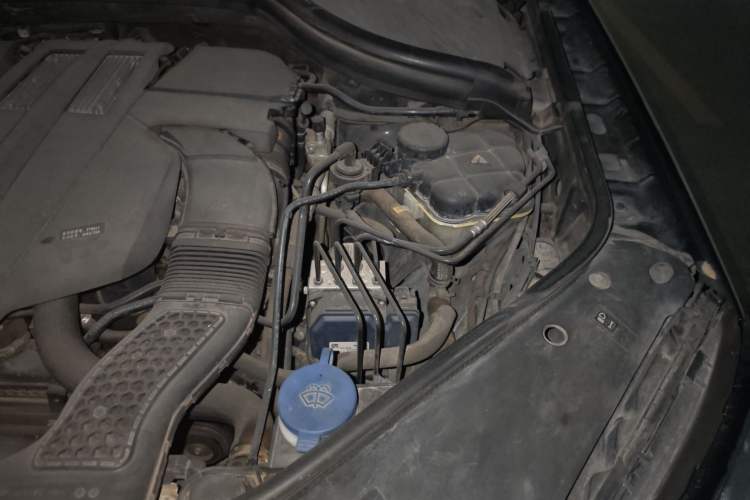 Used Mercedes-Benz GLS-Class 2017 GLS 450 U.S. specification Engine Bay Left