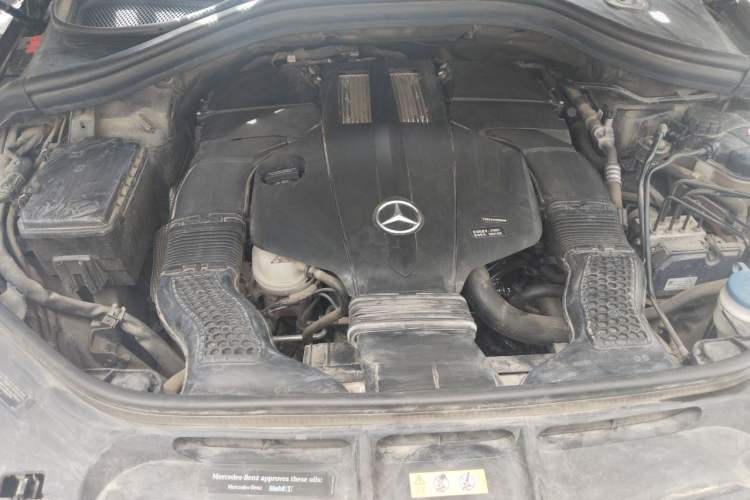 Used Mercedes-Benz GLS-Class 2017 GLS 450 U.S. specification Engine Bay