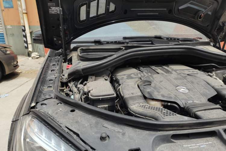 Used Mercedes-Benz GLS-Class 2017 GLS450 Middle East version Engine Bay Right