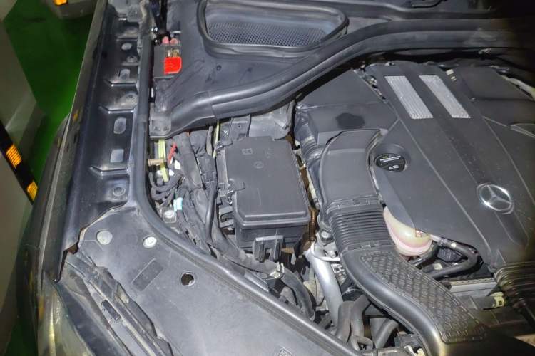 Used Mercedes-Benz GLS-Class 2017 GLS450 Middle East version Engine Bay Right