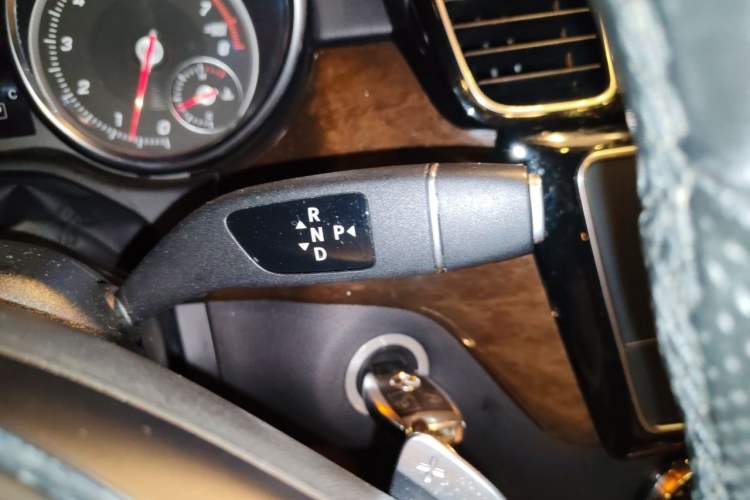 Used Mercedes-Benz GLS-Class  Gear Lever