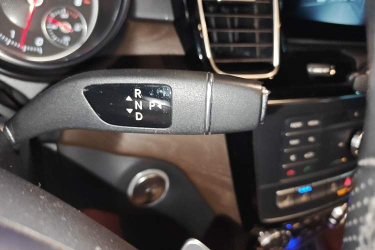 Used Mercedes-Benz GLS-Class  Gear Lever