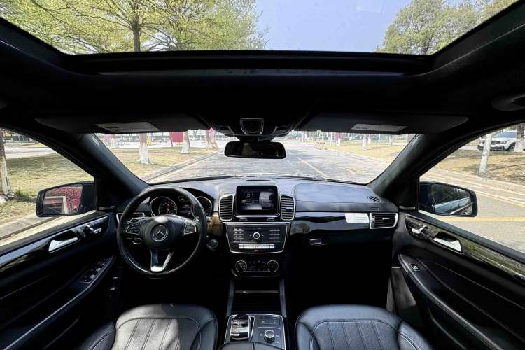 Used Mercedes-Benz GLS-Class 2017 GLS450 Middle East version Interior 1