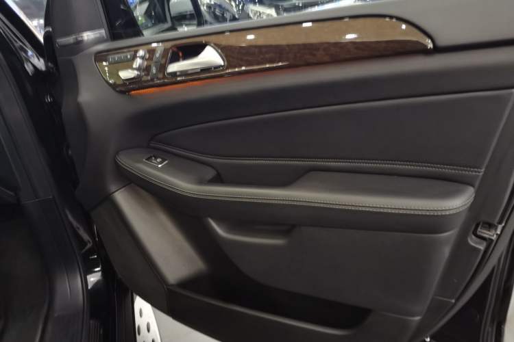 Used Mercedes-Benz GLS-Class 2017 GLS 450 U.S. specification Interior 5