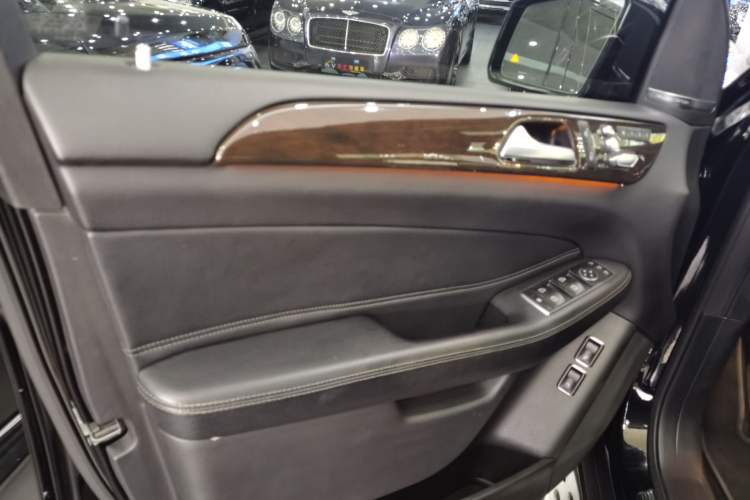 Used Mercedes-Benz GLS-Class 2017 GLS 450 U.S. specification Interior 7