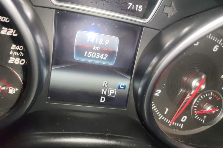 Used Mercedes-Benz GLS-Class 2017 GLS 450 U.S. specification Odometer Close Up