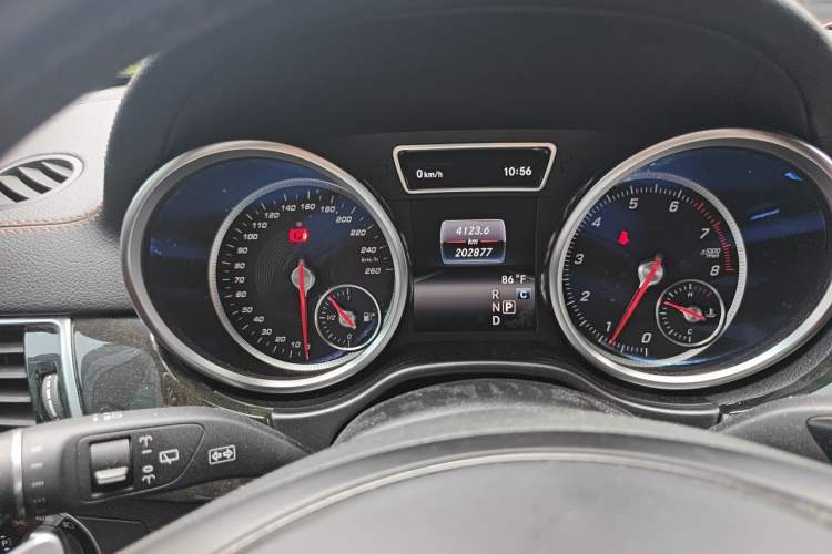 Used Mercedes-Benz GLS-Class  Odometer Close Up