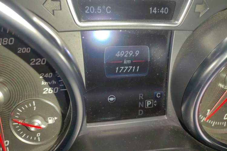 Used Mercedes-Benz GLS-Class 2017 GLS450 Middle East version Odometer Close Up