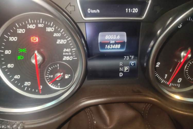 Used Mercedes-Benz GLS-Class 2017 GLS 450 Low-Power Version U.S. Specification Odometer Close Up