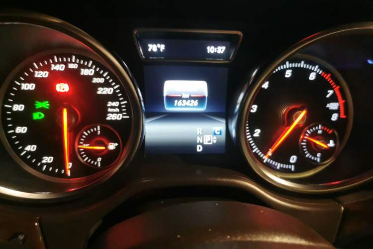 Used Mercedes-Benz GLS-Class 2017 GLS 450 U.S. specification Odometer Close Up