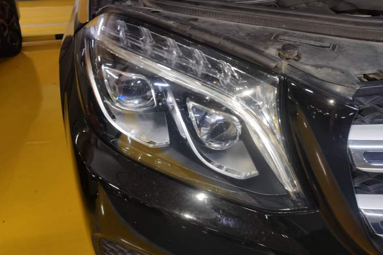 Used Mercedes-Benz GLS-Class  Right Front Headlight