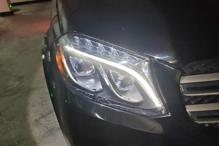 Used Mercedes-Benz GLS-Class  Right Front Headlight