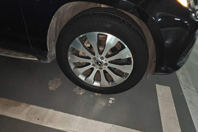 Used Mercedes-Benz GLS-Class  Right Front Wheel Hub