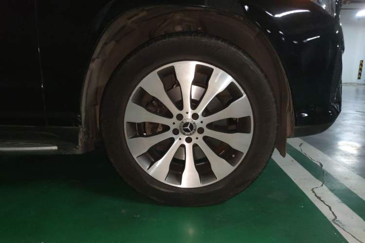 Used Mercedes-Benz GLS-Class 2017 GLS 450 U.S. specification Right Front Wheel Hub