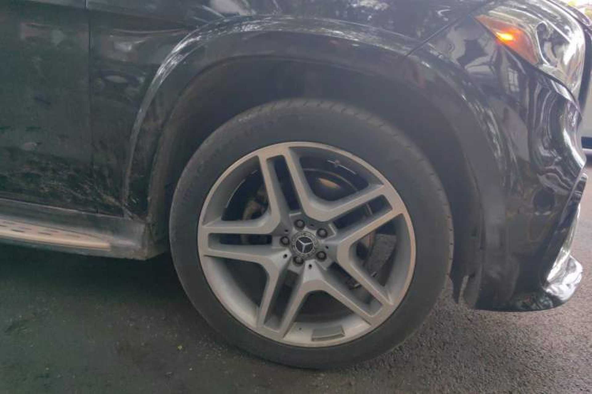 Used Mercedes-Benz GLS-Class 2017 GLS 450 Low-Power Version U.S. Specification Right Front Wheel Hub