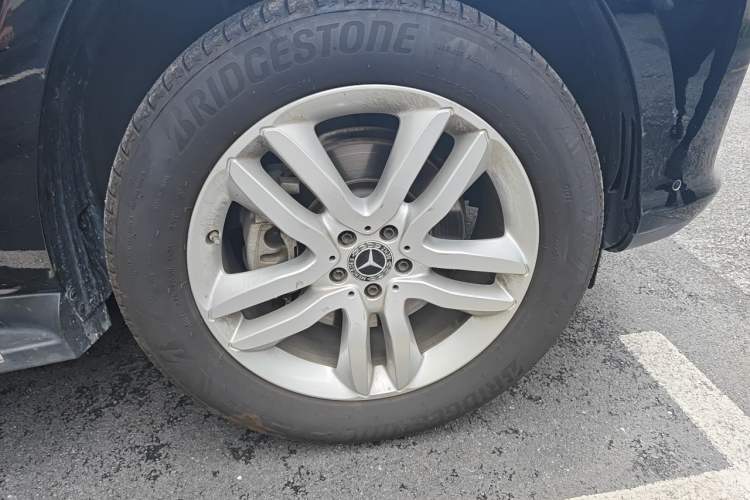 Used Mercedes-Benz GLS-Class  Right Front Wheel Hub